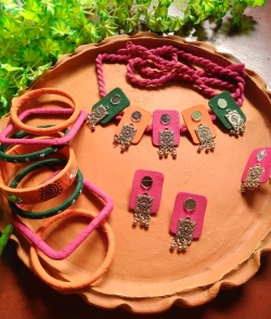 MULTI COLOUR BENGAL AND JEWELLERY SET