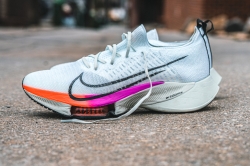 Nike Air Zoom Tempo NEXT% Performance