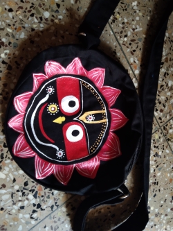HAND PAINTING ROUND SLING BAG