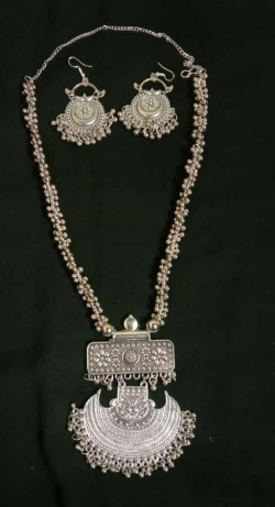 Long jewellery set