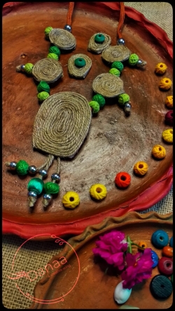 Hand-painted and Jute fabric jewellery with earrings.