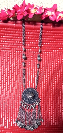 Black polish long chain
