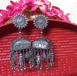 Black polish long earrings