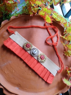 RED FABRIC NECKLACE CHOKER